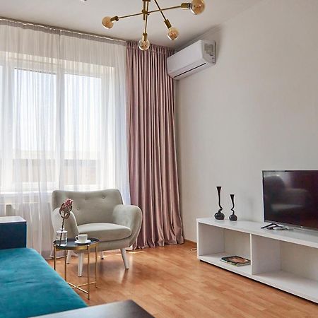 Lux Apartment Mukacheve Bagian luar foto