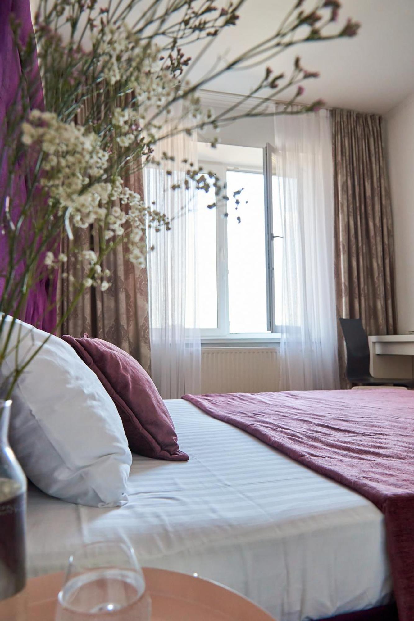 Lux Apartment Mukacheve Bagian luar foto