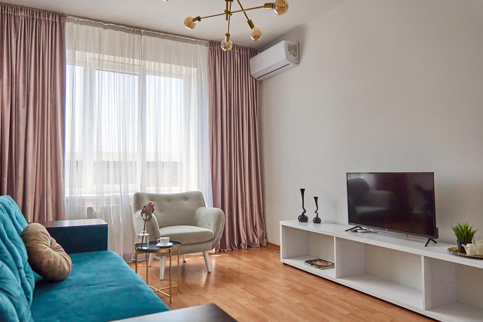 Lux Apartment Mukacheve Bagian luar foto