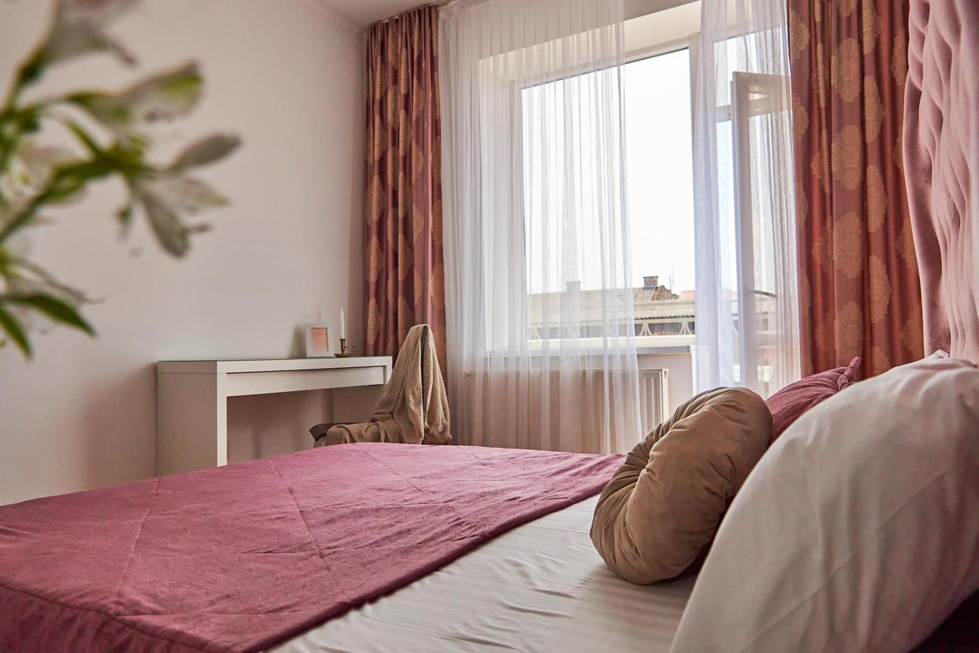 Lux Apartment Mukacheve Bagian luar foto